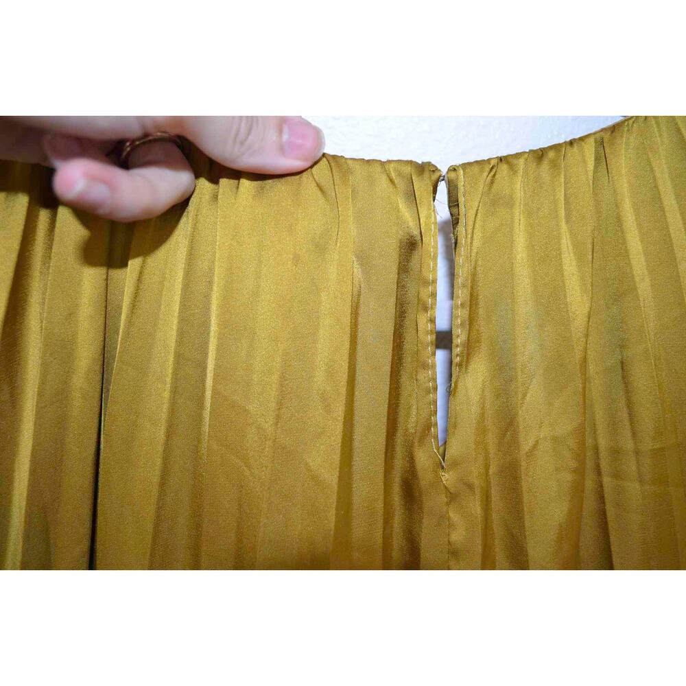 Mac Duggal Pleated Charmeuse V Neck Gown With Cape - Picture 4 of 8